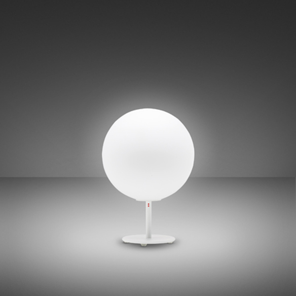 Lumi Sfera / F07 Table with stem